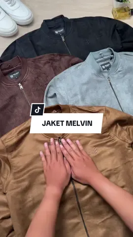 4 warna, 1 gaya yang nggak pernah gagal. Detail premium dari jaket Malvin – pilih yang mana favoritmu?#JaketMalvin #OOTDIndonesia #StreetwearLokal #JaketKeren #FashionPria #DetailIsEverything #GayaMaskulin