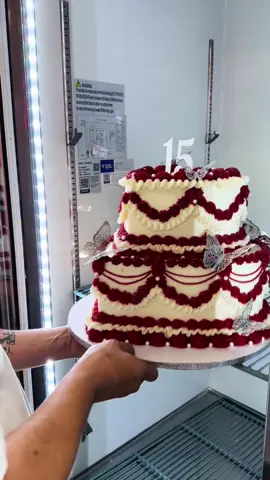 Quinceañera cake y postres #coachella #cakes #desserts #postres #bakery 