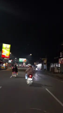karawang jam 23.00 ✨️ #vibesmalam #karawang #karawanghitz #masukberanda #viraltiktok #fyp #fypage 