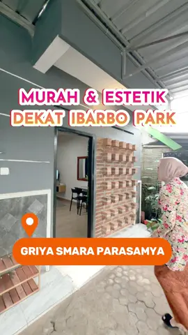 Homestay estetik di Jogja yang bikin kamu mikir: kok bisa sebagus ini, tapi murah? 🤔 Ada 2 kamar tidur AC, 2 kamar mandi, ruang keluarga modern, dan void yang bikin rumah adem alami.  Lokasinya strategis banget, deket Sleman City Hall, Pemda Sleman, dan cuma 6 menit ke Ibarbo Park yang lagi viral. Wajib coba sih! #fyp #jogjasahaja #liburanhemat #guesthousejogja #homestayjogja #homestaymurah #penginapanjogja #penginapanmurah #staycationjogja #tiktoktravel 