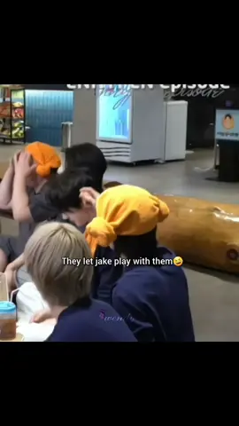 sedang mengasuh toddler🙂 Watch until the end😼 #enhypen #sungjake #sunjake #yunki 