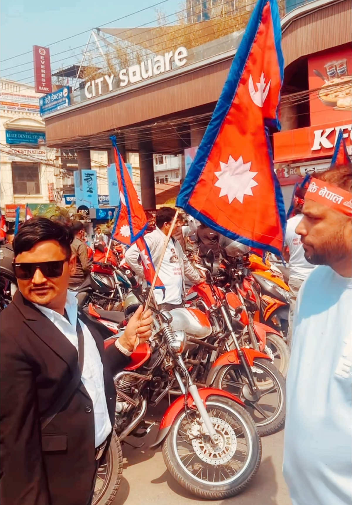 जेठ १५ गते सुरु हुने भनिएको राजावादीहरूको आन्दोलनको प्रचार प्रसारमा नवराज सुवेदी राजेन्द्र लिंगदेल कोमल थापा लगायत नेताहरू #kathmandunepal🇳🇵🇳🇵#foryourpage #Rajendra Lingdel#gyanendrashahi #Royalist movement Kathmandu