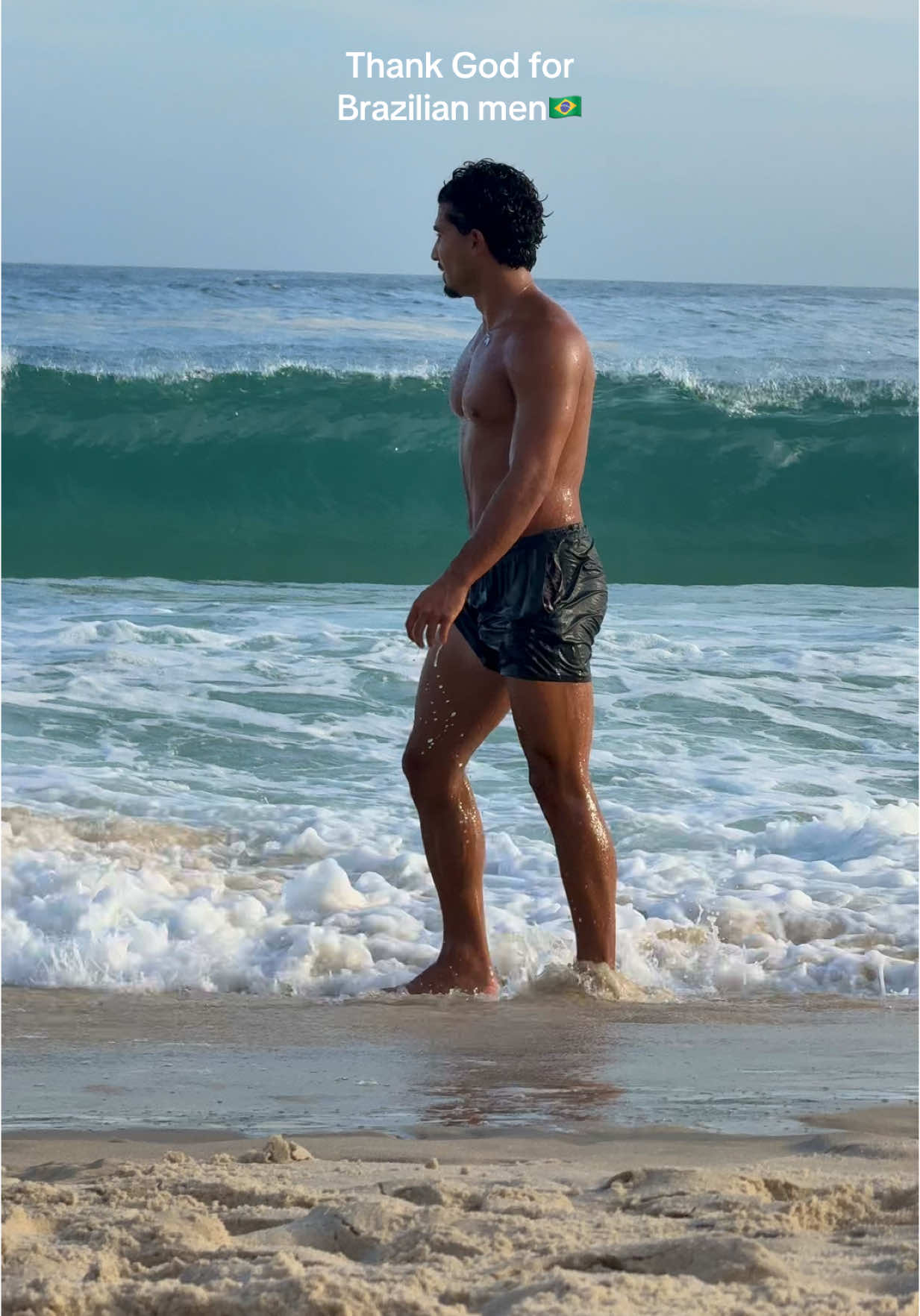God blessed my eyes today🥹✨ His insta is @famasth_07 #riodejaneiro #brazil #ipanema #football #brazilian 