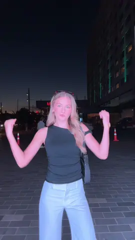 filmed in front of a billboard 😅@issy ⭐️ #dance #fyp 