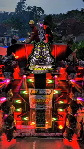 #alvaraudiomalang #malang #anaklanang😎 #karnavalsoundsystem #ceksoundhoreg #varolighting #fypシ #teamdemdemofficial #alvaraudiojatim #fyp @Varoo Lighting @TEAM DEM-DEM OFFICIAL @Glamour Printing @SENGKUNI OFFICIALL 