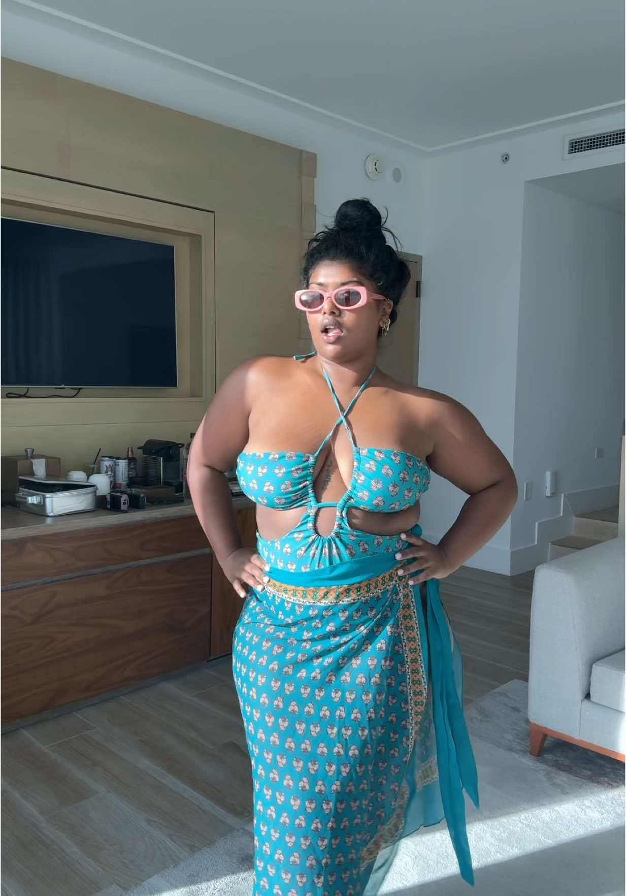 I really don’t know if I love this bathing suit or hate it 