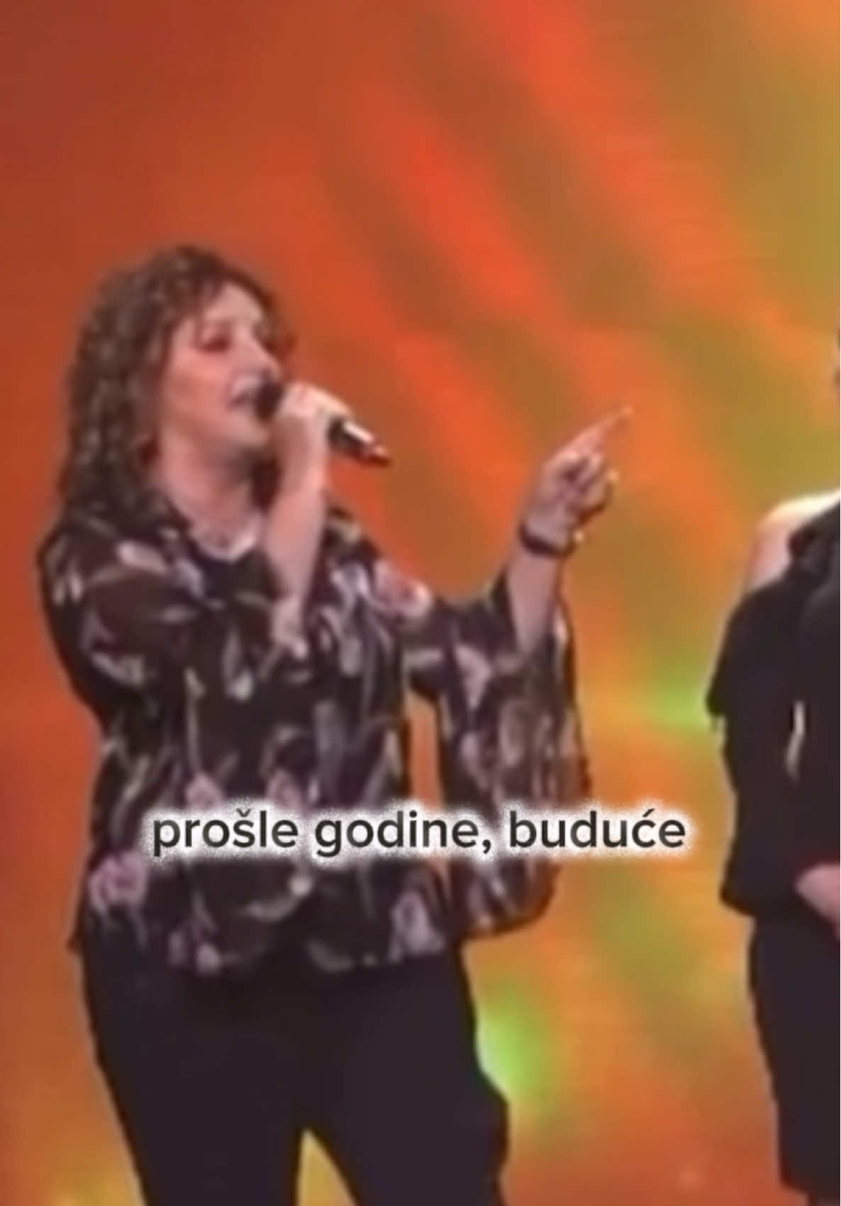 Jedan #throwback 💫 “Godine” u Aninoj a cappella izvedbi u Zvezdama Granda 2020. godine ❤️ #anabekuta #svesamsteklasama #imesreće #vikimiljkovic #godine #zvezdegranda #tb #grand #grandproduction #fyp #foryou #foryoupage 