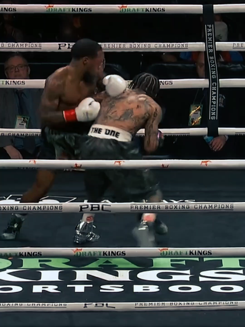 dua orang ini emang sama kuatnya🥶 #boxing #tankdavis #gervontadavis #lamontroach #fyp #foryou 