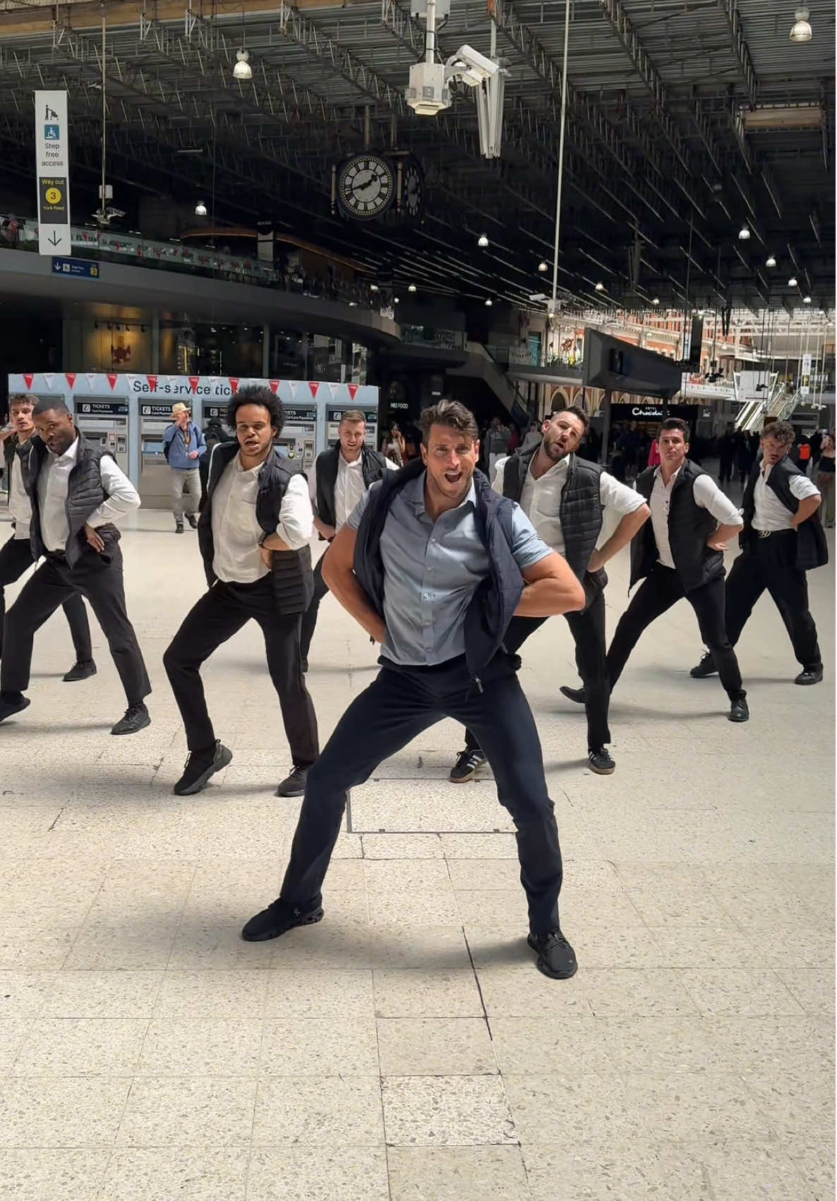 Waiting for a train is so Gnarly @KATSEYE #gnarly #katseye #flashmob #fyp 