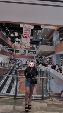 Dalam keluarga pasti ada 1 yang kelakuan nya kayak ba bi ya itu aku  😂😂😂😂   #tulungagung24jam #taiwan🇹🇼 #lalaportmall @M. 