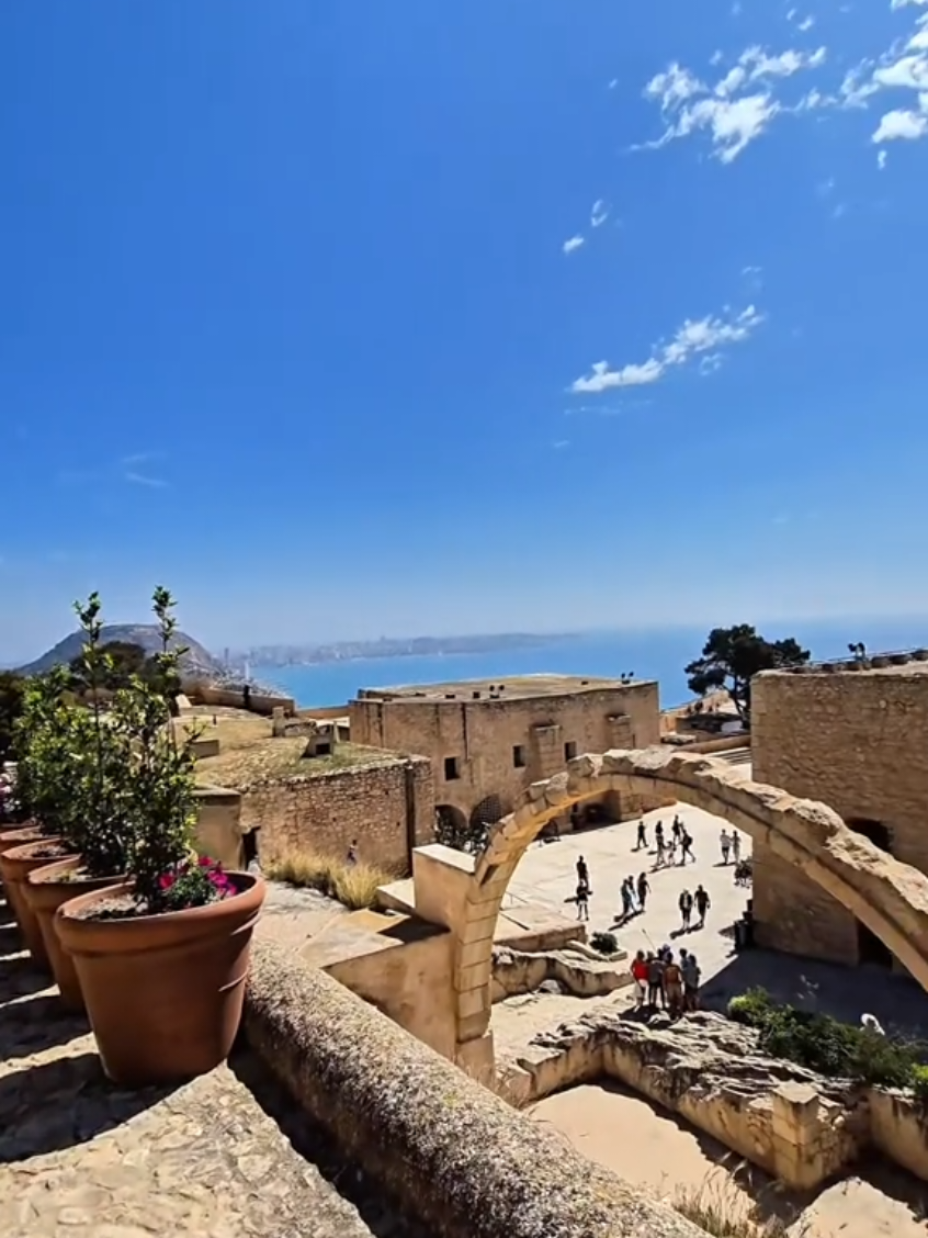 Santa Barbara Castle, Alicante-Spain🇪🇸🌴🌞🌴 #alicantecity #spain #sunnyday #alicante #alicantespain #sea #sun #españa #travel #visitspain #spain🇪🇸 #seaview #travelspain #alicantecity #alicante🇪🇸 #espagne #espagne🇪🇦 #spania #spania🇪🇦 #f #fyp 