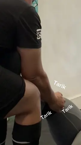 Lebih cape nyopot knee sleeve drpd squatnya🙂 #fyp 