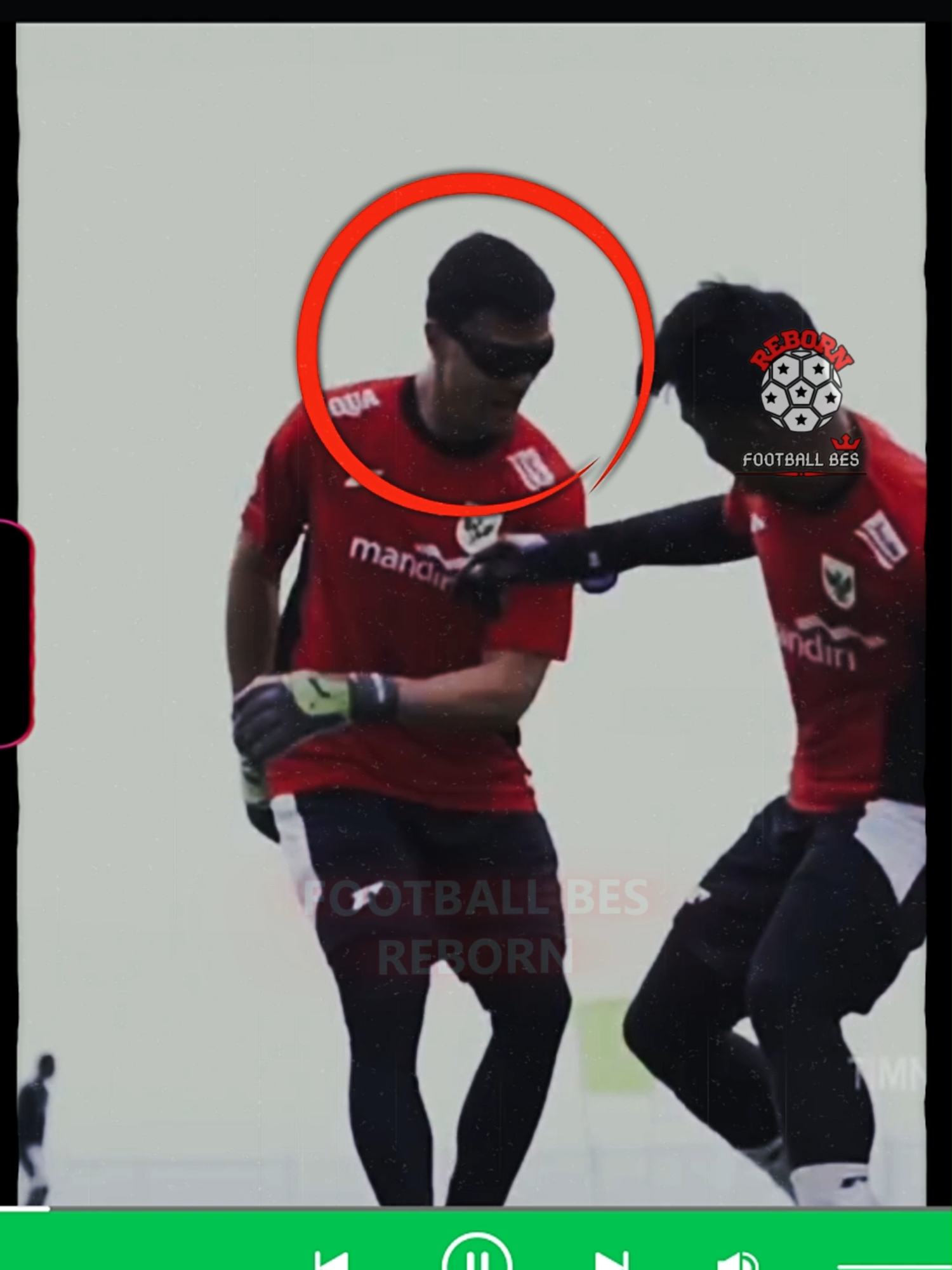 ALASAN EMIL AUDERO PAKAI KACAMATA SAAT LATIHAN DI TIMNAS INDONESIA #emilaudero #timnasindonesia #kipertimnasindonesia#tctimnas #kualifikasipialadunia2026 #timnas #indonesia #fyp #tiktokviral #footballbesreborn