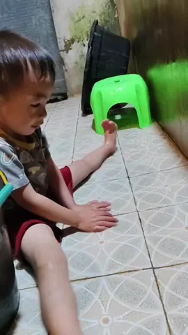 Tidak akan ada habisnya jika semuanya terus dipikirkan.  Jalani saja, soal sulit atau mudahnya, biar Tuhan yang menentukan.  #mainair #air #family #meta #laguviral #musik