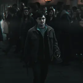 The Battle Of Hogwarts #harrypotter #harrypottertiktok #foryou #xyzbca #fyp #foryoupage #4kedit #aftereffectsedits #harrypotteredit #battleofhogwarts #hogwarts #deathlyhalllows 