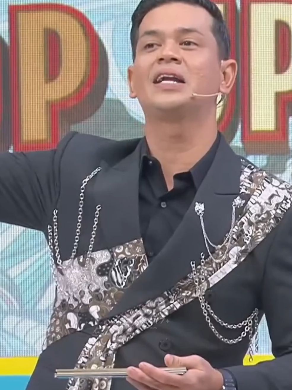 ada aja kelakuan pak surya, bikin ngakak 😭🤣 #laporpaktrans7 #btstrans7 #bercandatapisantai #arisantrans7 #fyp #komedikocak #lewatberandafyp 