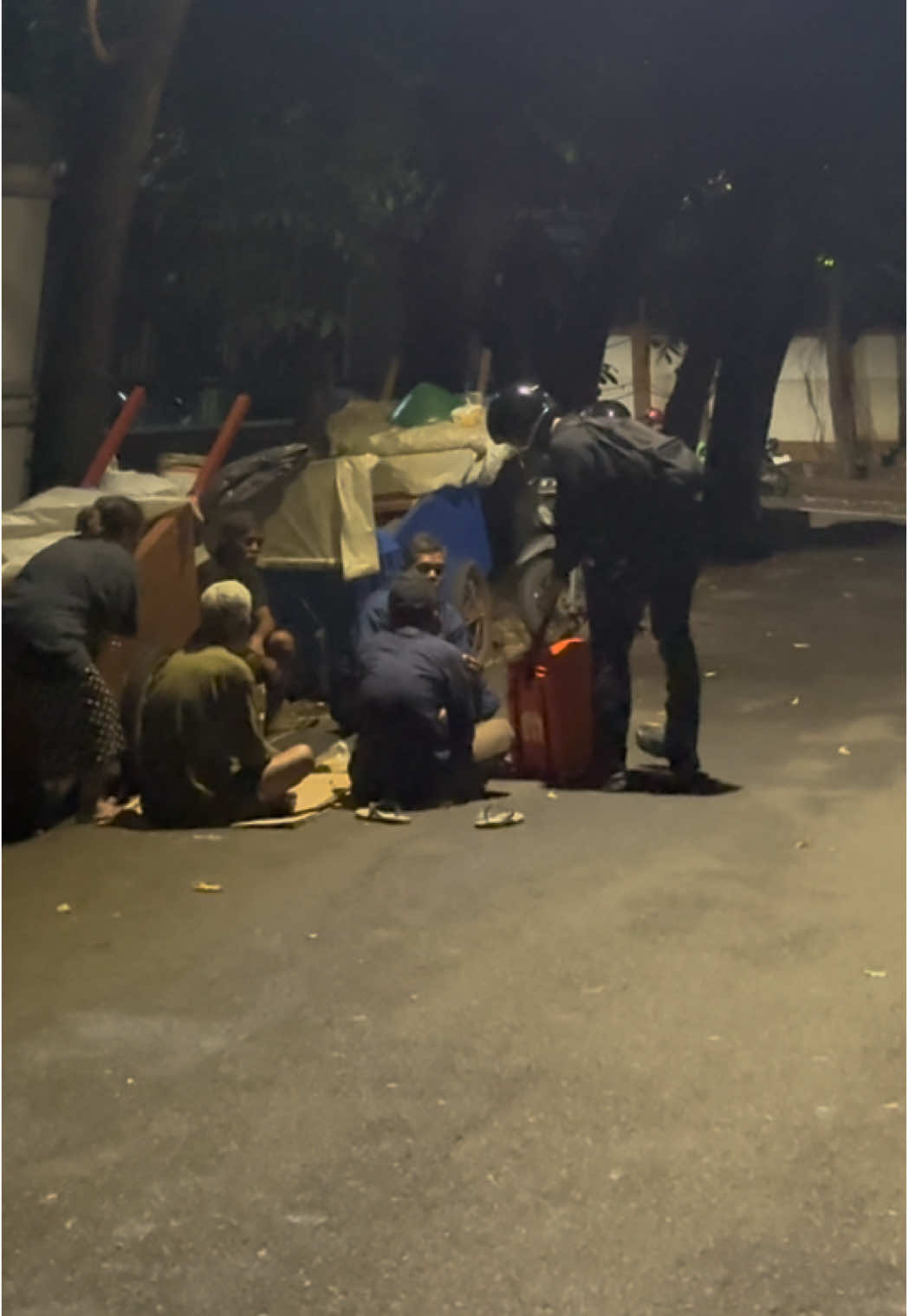 berbagi ga harus nunggu sukses koo