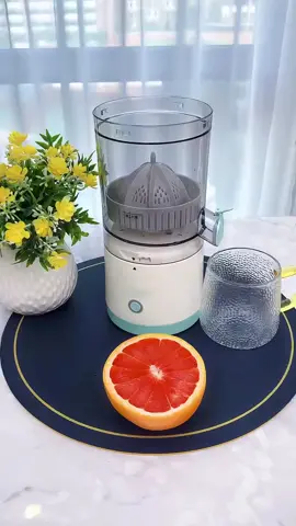 🔥 Espremedor De Laranja Frutas Elétrico Portátil Máquina de Suco de Frutas Juicer Recarregável USB De R$ 207,00 💰 *Por R$ 57,90* 😱 🛒 Compre agora 👉 https://s.shopee.com.br/3AvBif9Mm5 ⚠️ Promoção sujeita à alteração de preço e estoque do site