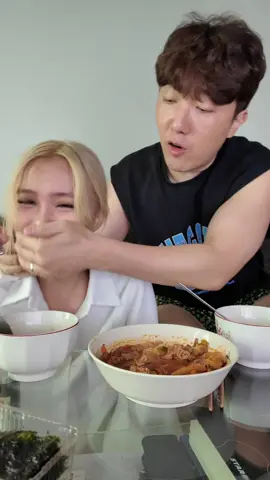 woahhhh! #fyp #fypage #fypviralシ #foryou #foryoupage #foryouu #couple #couplecomedy #mukbang #mukbangvideo #philippines #philippinestiktok #philippines🇵🇭tiktok #filipino #filipinorelatable #relatable #funny #trending #viral #fyppppppppppppppppppppppp #fypdonggggggg 