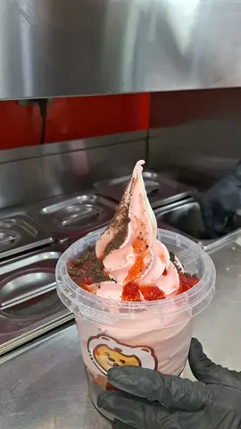 Jumbo Ice Cream 🍦🍦 Lebih besar lebih puas🤭🤭🤭 yuk, ambil promonya dengan cara klik tag lokasi di vidio😉 #MOMOYO  #icecream  #promomomoyo  #promomomoyoicecream  #promoescreammomoyo  #jumboarenmilktea  #Jumboicecream #momoyomarelan #momoyopasar4