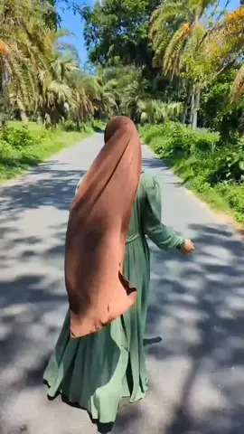 @আমার সাথে থাকতে হলে অবশ্যই তোমার বেহায়া হতে হবে! আমি চাই কেও আমার জন্য পাগল হোক আমাকে তার সবটা দিয়ে ভালোবাসোক আমাকে হারানোর ভয় করুক,, কারণ আমার আবার কম ভালোবাসা সহ্য হয় নাহ🙂❤️‍🩹