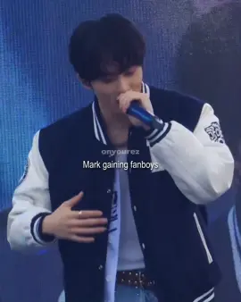 Fanboy pun tidak mau kalah dgn para fangirl😭😆 #mark 