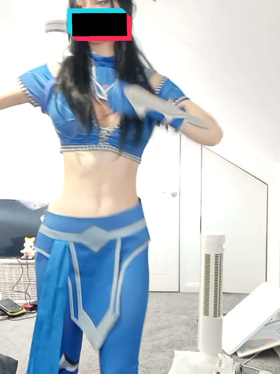 filmed this while my bf rage quitted fortnite #cosplayers #wlw #cosplayer #cosplay #fyp #kitana #kitanamk1 #mk1 #mortalkombat #mk11 #mkx #kitanawins #kitanamortalkombat #kitanacosplay 
