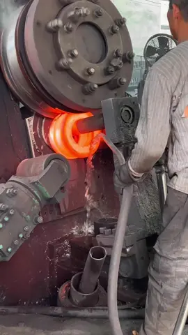 Avoid Mistakes When Thinning Iron on a Ring Rolling Machine #iron #process #factory #ironman #machine #ring