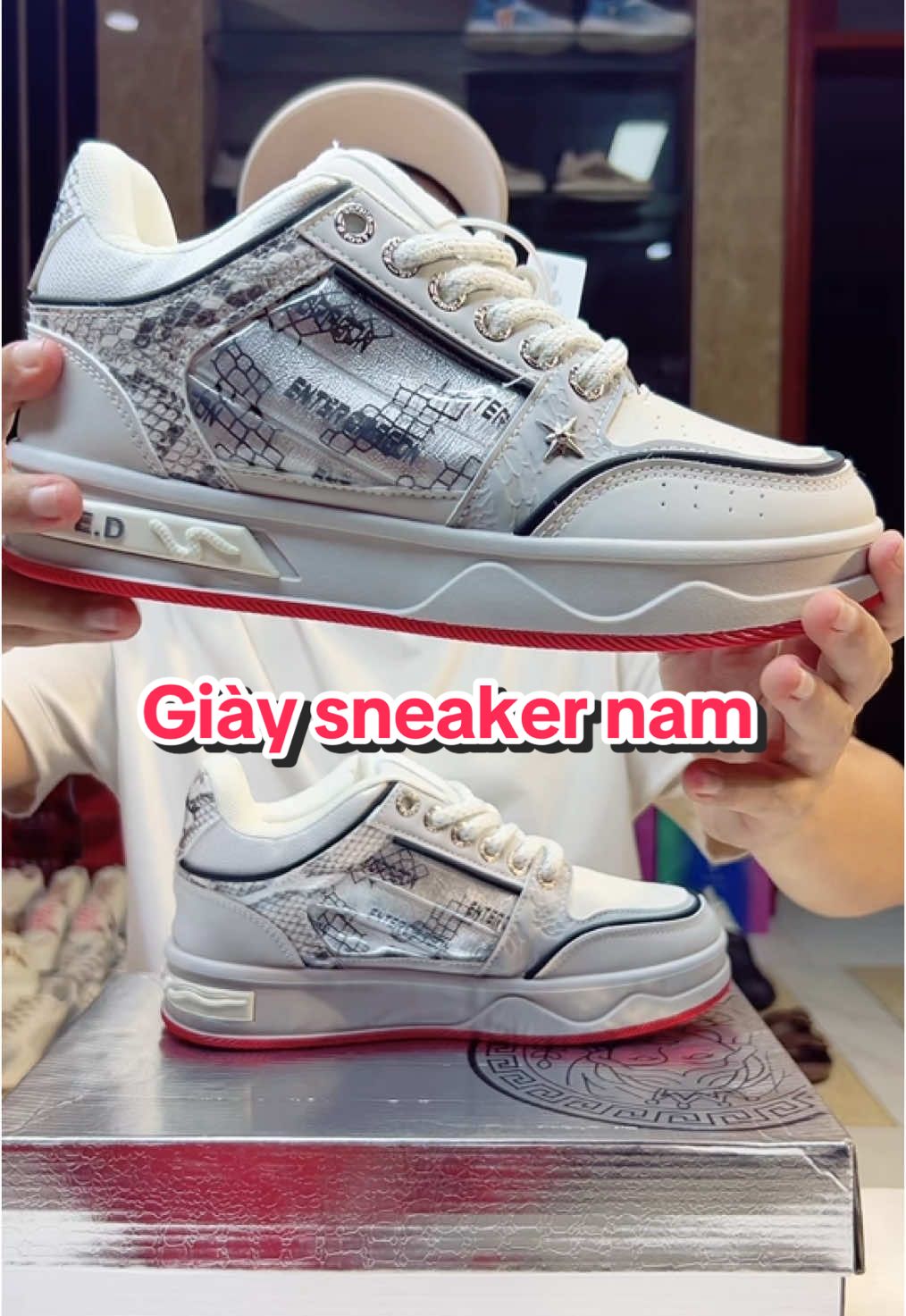 Đi đôi này thì ai cũng phải ngước nhìn luôn ạ 🤣#manhgiay #manhbangiay #giaynam #giaythethao #giaysneaker 