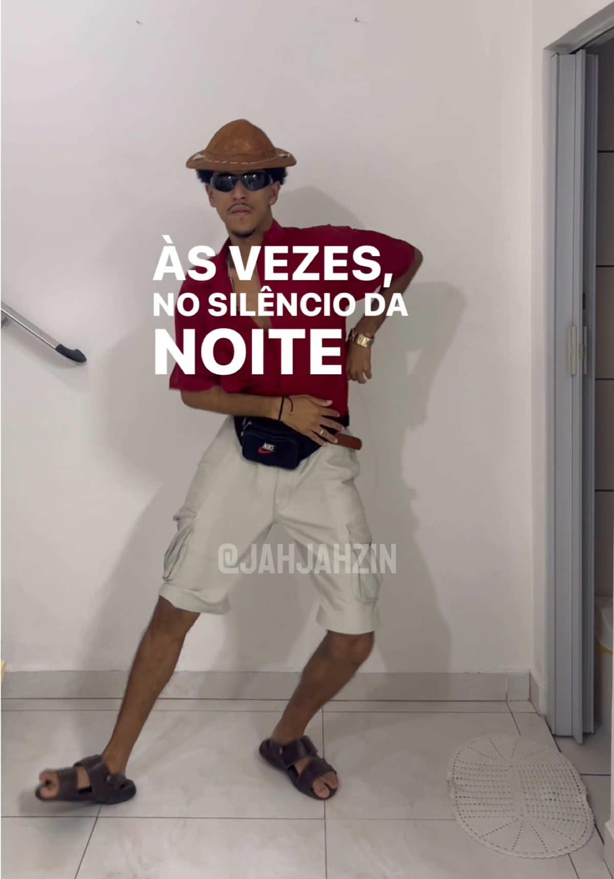 as vezes no silêncio da noite #fy #fyp #humor #meme #dance #danca #dança #estilo #estiloso #chique #elegante #elegancia #forro #forró #forrozeiro #dance #danca #dança #dancing #caetanoveloso #mpb 