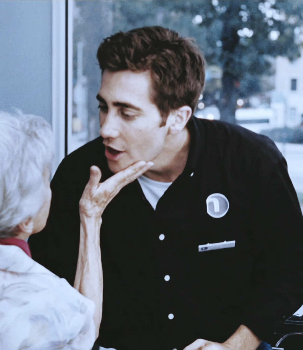 Their chemistry is crazyyyyy & ive been hella obsessed w this song #jakegyllenhaaledit #annehathawayedit #maggiemurdockedit #jamierandalledit #loveandotherdrogs #fyp #foryou #viral #xyzcba 