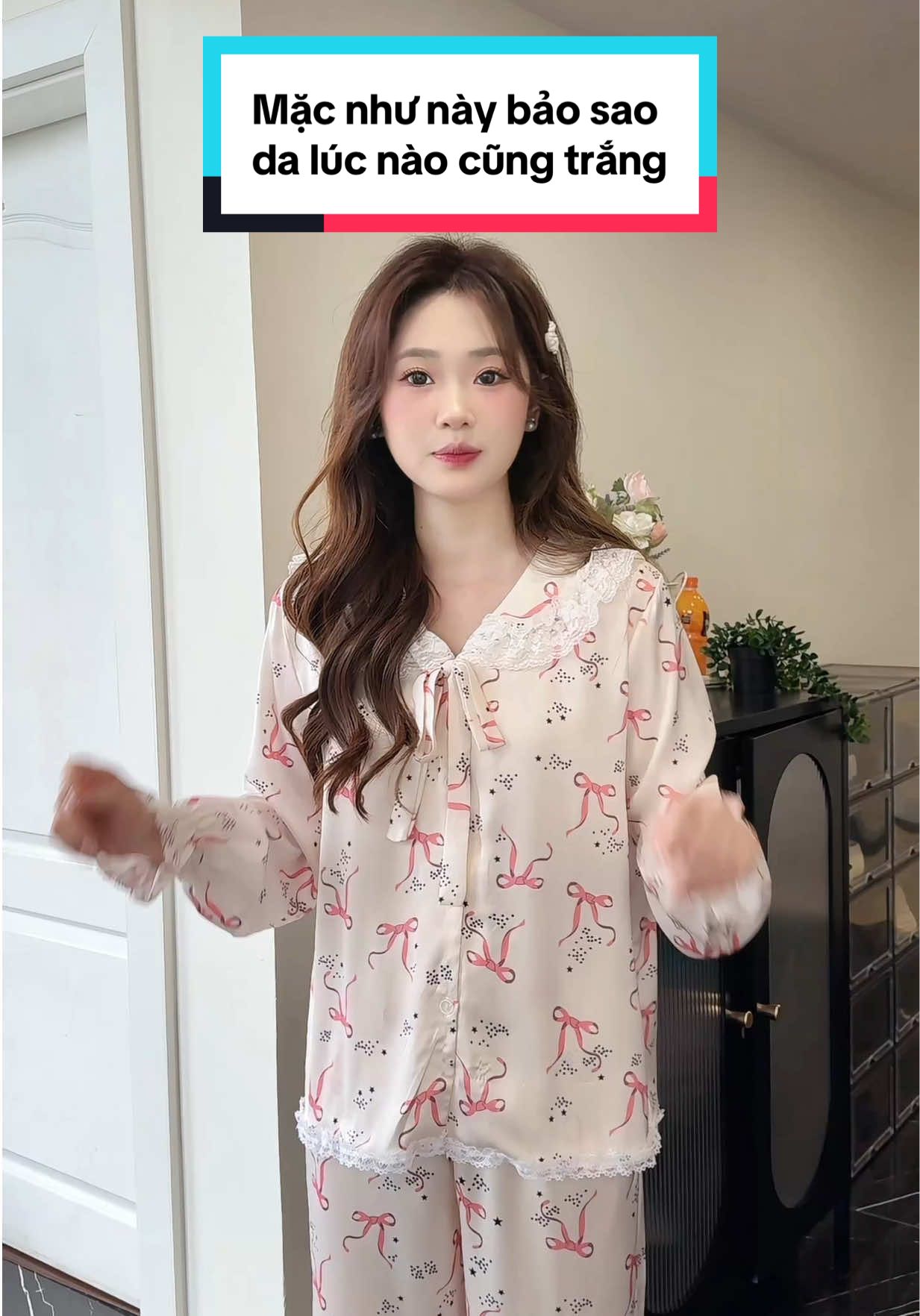 Mặc như này bảo sao da lúc nào cũng trắng🤭 #doxinhmoingay #fyp #xuhuong #thoitrang #changthoitrang #OOTD #macdepcungtiktok #trending #fyp #abcxyz#abcxyzc #elchang #outfitideas #outfit #macdepmoingay #thoitrangnutinh  #thoitrangnu #thoitrangfreestyle  #review #thoitrangnu #fashion #reviewlamdep #onhacungphaixinh #dobonu #dongudep #macnhasangxinmin #chilltaigia #thoitrangonha #onhanhungvandep #macnhacungphaithoitrang #dobofreesize #setnguhanquoc #doboxinhxan #dobomacnha #setnguxinh #thoitrangmacnha  #macnhavanphongcach #domacnhadethuong #setbo #setbomacnha #setbonu #pijama #setboxinh  