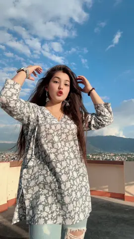 Kurtha ma aayo hai 💚#trendingvideo #explore #dance #fypシ゚ 