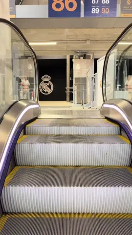La inolvidable visita al Santiago Bernabéu @Real Madrid C.F.  #santiagobernabeu #realmadridfc #fyp #paratiiiiiiiiiiiiiiiiiiiiiiiiiiiiiii #halamadrid #mbappe #viniciusjunior #aura 