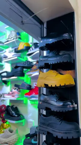PROM SHOES 👞💸#foryoupage #viralvideos #mbararawesternuganda #fypppppppppppppppppppppppppppppp #1millionlikes💥❤️ #forfypシ゚viral🖤tiktokyou #goviral #today  @JOHN BLAQ UPDATES OFFICIAL 