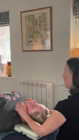For a hormonal balancing, abdominal settling and mind tingling relaxation this is the ticket! April found that this kore therapy left her feeling corrected and at ease. The body into good structure, the mind quietened and the spirit smiling! Watch the whole session on my youtube, link in comments ##asmr #asmrsounds #asmrvideo #unintentionalasmr #asmrtiktok #massage #neckrelease #necktension #backache #koretherapy #tuina #feet #fullbody #abdominal #abdominalmassage #anmofu #qigong #hormonalbalancing