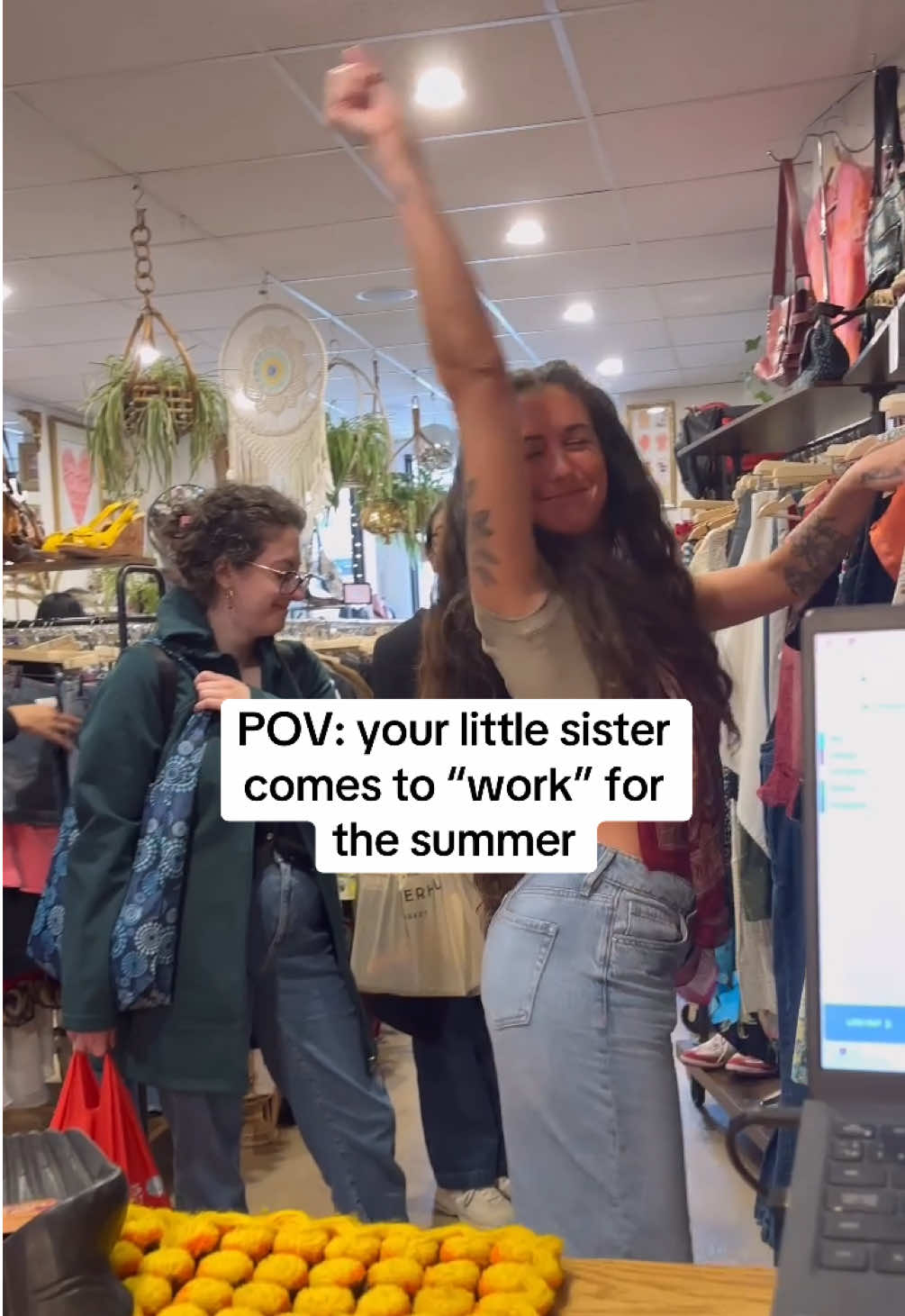 😇 #thingstodotoronto #torontovintage #sisterhood #wisk #dancingqueen #dancingqueen 