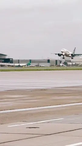 Aircraft takeoff 🛫 #aircraft #airplane #aviation #planespotting #planespotter #fyp #foryou 