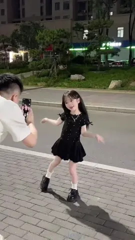 摇一段广场舞～伤的总是我 #浅跳一下  #卡点  #舞蹈  #人类幼崽  #家有萌娃  #童言童语 #斗智斗勇的日常 #语出惊人的熊孩子  #解压  #看一遍笑一遍  #上热搜 #上热门  #万万没想到 #逗你一笑 #逗你一笑吟巴烦恼忘掉  #逗你快乐笑一笑🥰   #每天一笑烦悩忘掉  #笑死  #万万没想到 #一定要看到最后 #专治不开心 #熱門  #上推薦  #上熱門 
