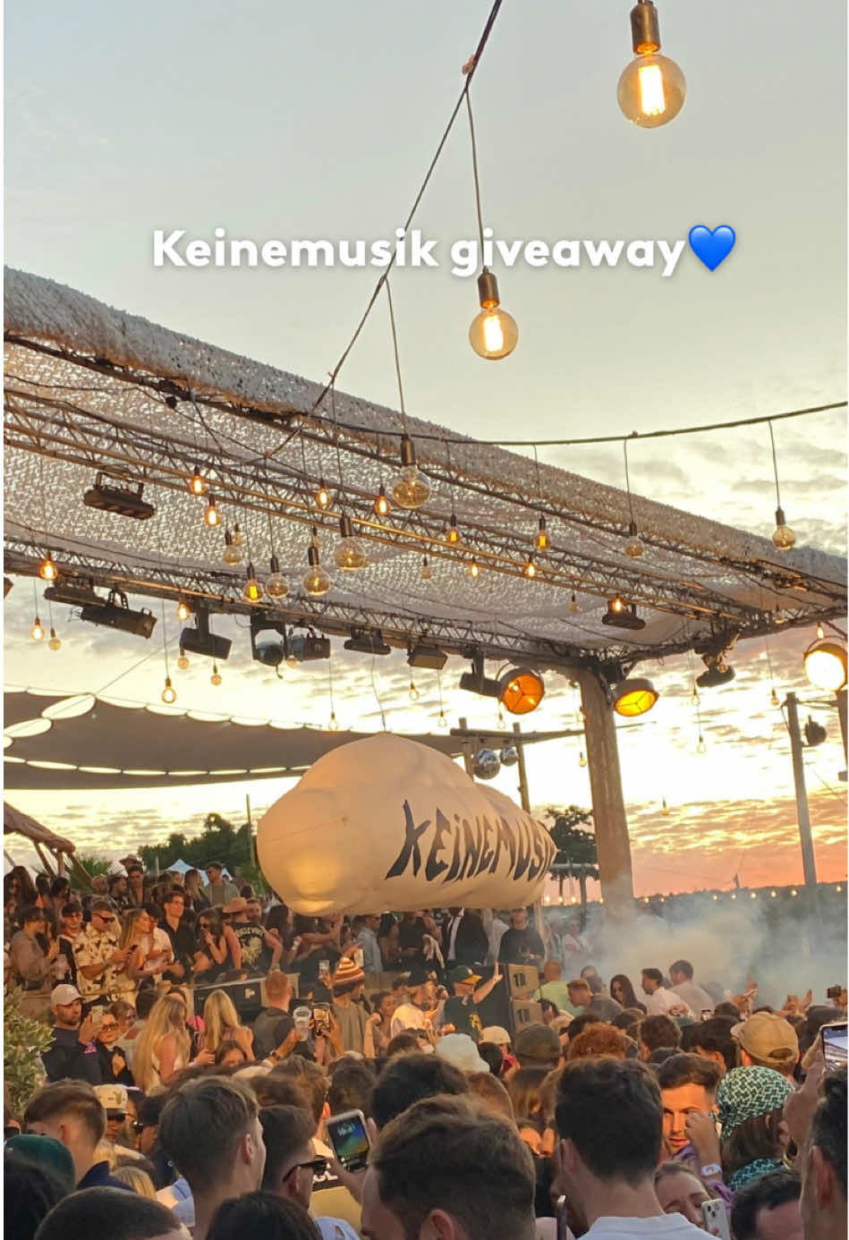 #stitch with @Garfield   Goodluck soldiers🫡 How to enter if you’re not a PL resident:  - Follow us on TikTok and Instagram - Comment what you’re going to wear to Keinemusik - Tag 3 friends you want to go with  Rules:  1. Only 1 ticket per person  2. The tickets will be transferred closer to the time to avoid any resellers taking advantage👁️ 3. You have to be a student — yes, we will check☺️  #keinemusik #capetown #southafrica #concert #giveaway 