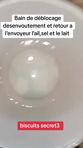 BAIN DE DÉBLOCAGE , DESENVOUTEMENT ET RETOUR À L'ENVOYEUR ❗ ✨ - Tu as toujours de problème dans tout ce que tu entreprend comme projet 🥺 - Toujours du mal à avoir une grossesse mais les médecins ne trouvent aucune anomalie 😤 - Tu te sens gravement envoûté et tu as toujours de difficulté à avoir un boulot 😑 - Toujours malade et la paresse de travailler 🙁 - Tu n'arrives plus à avoir un sommeil apaisé 🥲 - Toujours des difficultés financières malgré tout effort 😒 - Tu te sens gravement envoûté et ta vie est Mystiquement bloqué 😭                    #INGRÉDIENTS  - 7 gousses d'ail hachées  démi litre d'eau  démi litre de lait liquide  - 1 poignet de sel gros grain Faites une prière de demande de Grâce divine avant de commencer le bain  Ça  vous protège et vous éloigne de toutes les énergies négatives 😊 NB : Le bain à l'ail  lait et poignée de sel est un bon retour à l'envoyeur 🤲 Il n'y a pas de jour ni d'heure pour ce bain , faites ça au moins 3 fois chaque mois 