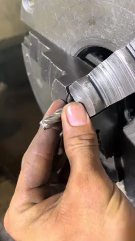 FABRICANDO RASGO DE CHAVETA •	#soldador #soldadura #solda #soldadores #welding #welder #soldagem #metal #a #tig #serralheria #industria #metalurgica #engenharia #serralheiro #weld #metalurgia #soldar #ferro #soldadora #estruturametalica #weldernation #mig