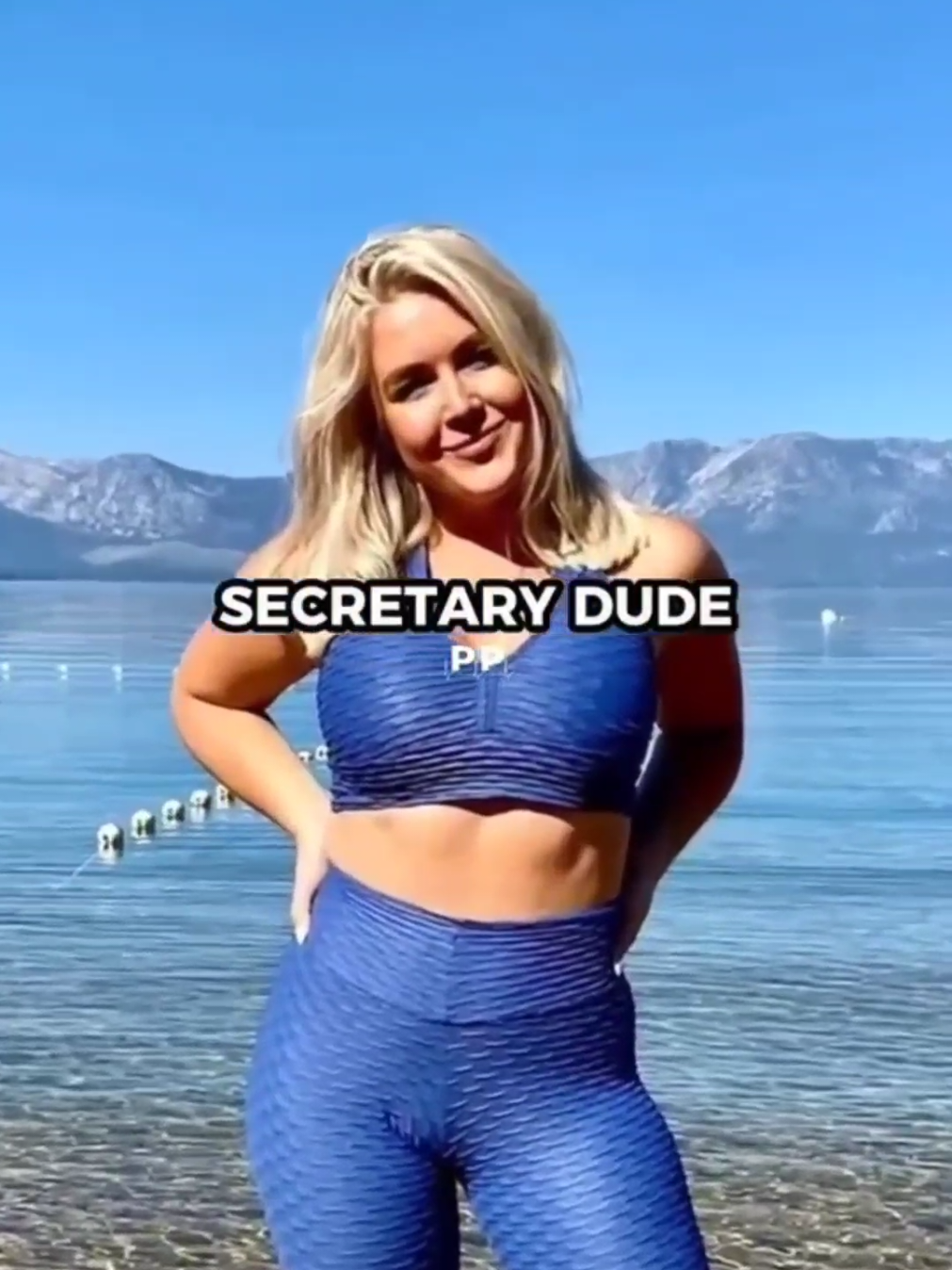 karoline leavitt couldn't hold back Joe Rogan podcast #podcastclip #clips #podcasts #joerogan #rogan #joe 