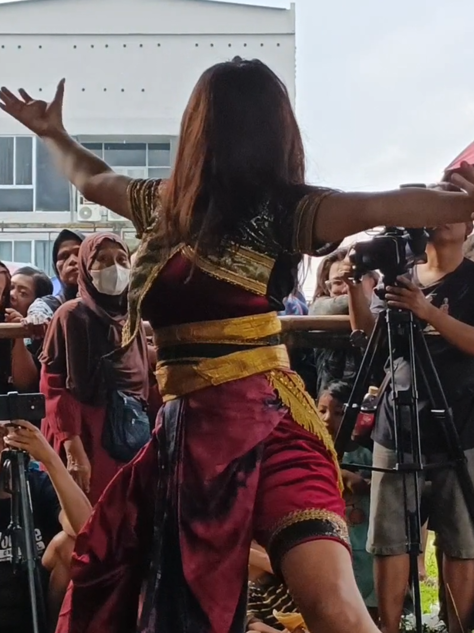 Iki lagu opo sumur? kok jeru😳 #jathilanjogja 