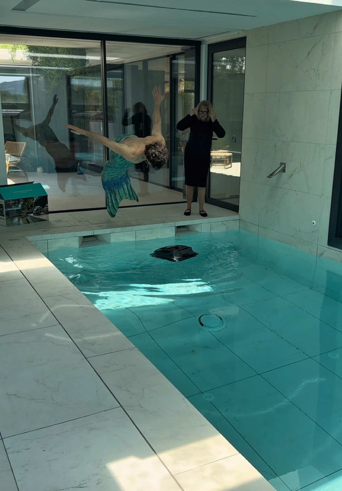 Contáctanos para el mantenimiento de tu piscina al 666 666 666 @Aiper #Aiper #AiperRobotPiscina #AiperScubaX1 *publi