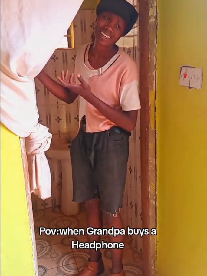 when grandpa buys a headphone🤣 #funny @@mrbeast 