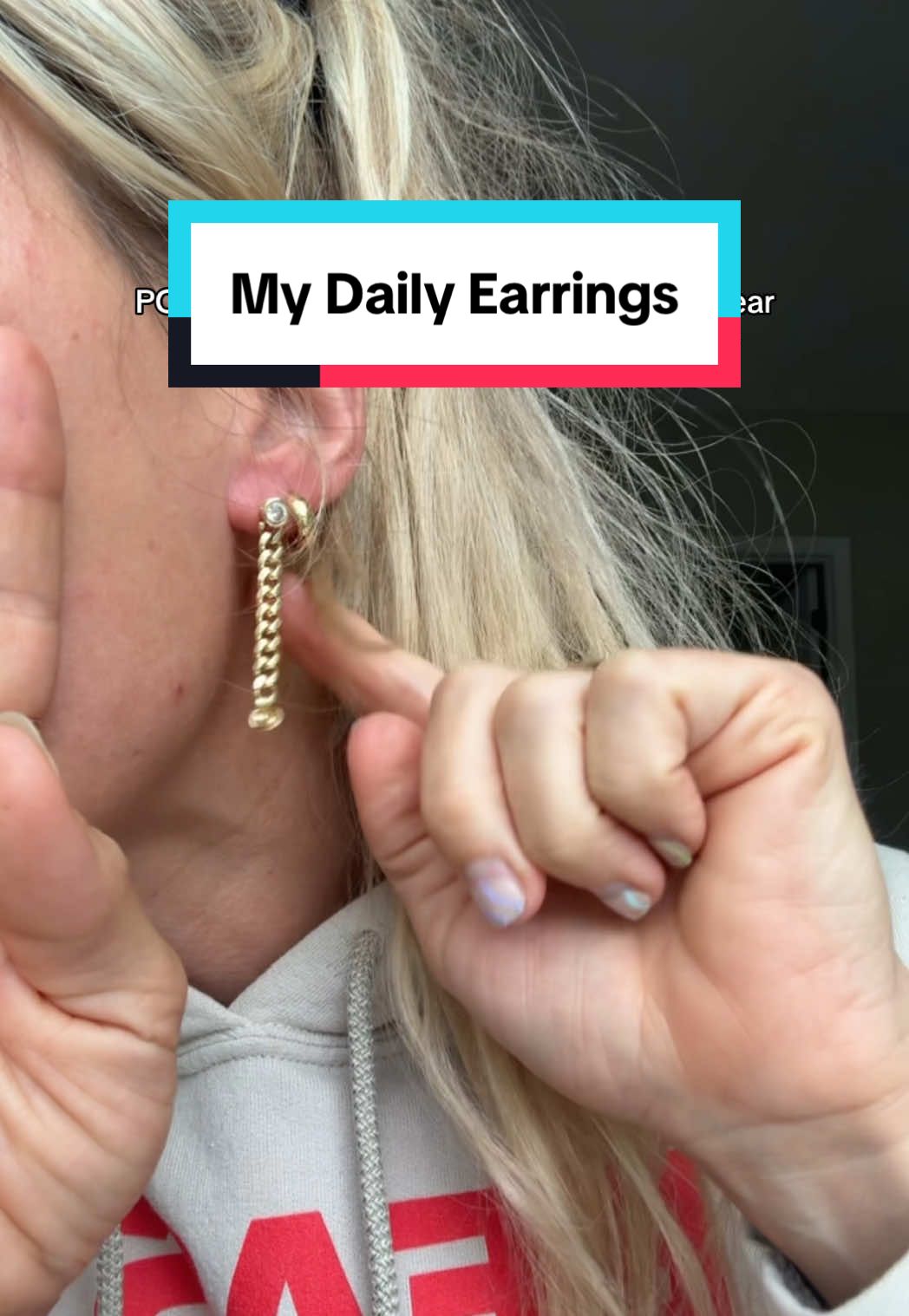 My daily earrings that I get compliments on ALL the time!! They’re @Melinda Maria Jewelry - code FITTESTCORE will save you 15% on them 💁🏼‍♀️ #melindamariajewelry #melindamaria #dailyjewelry #goldjewelry #momjewelry 