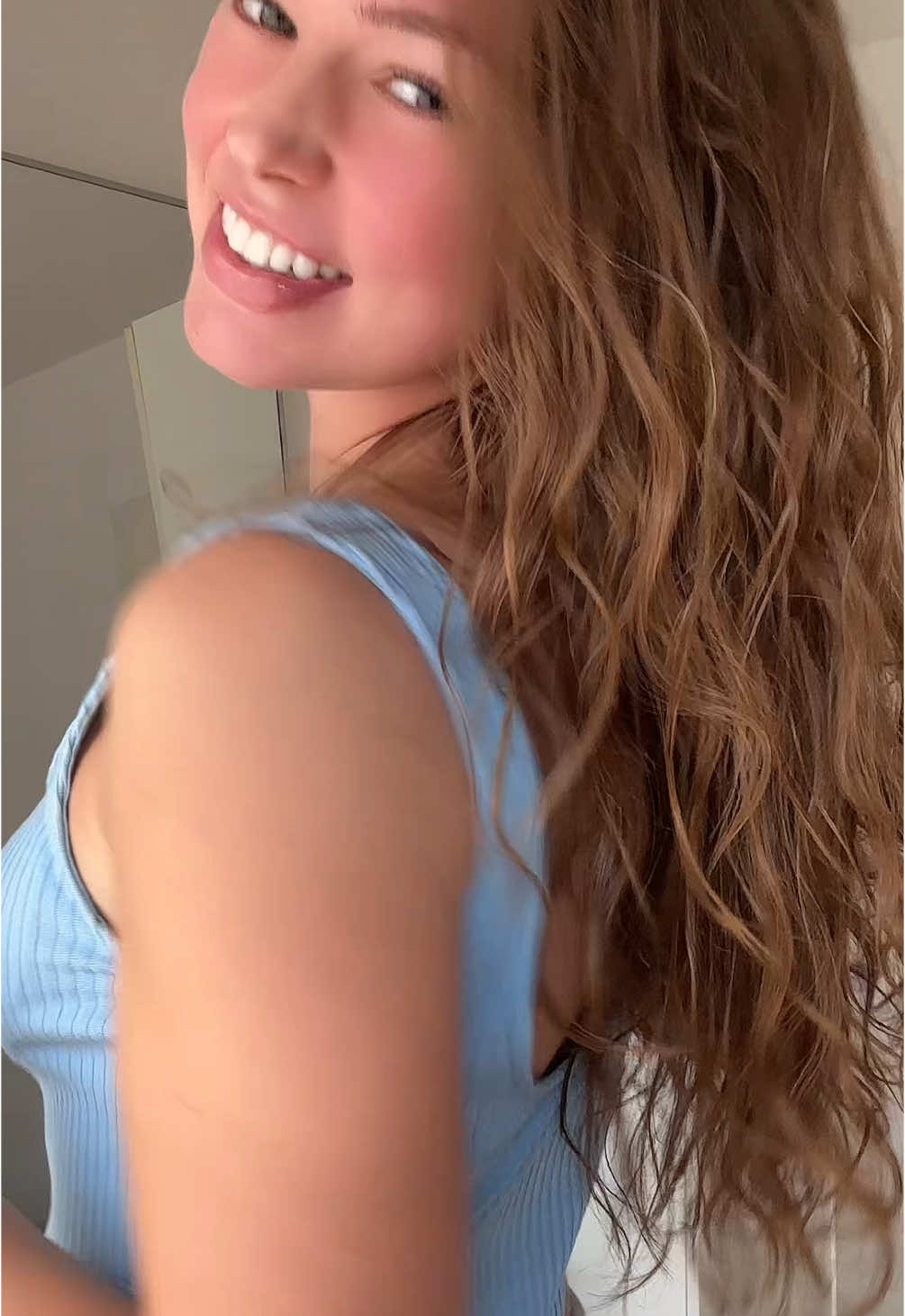 Einmal bitte lächeln 🥳🩷 #fy #viral #girlssuportgirls #outfitcheck 