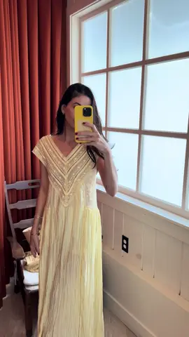 a zara dress that isn’t viral but probably should be 🤭 #zarahaul #butteryellow #sundress #ootdinspo 