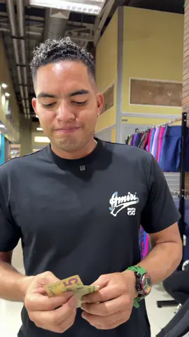 Mi compadre virolo jajajajaj te jodió el que ha pasao 🇻🇪😍😂😂 gran bazar en Maracaibo los tennis que están de moda 🙏🏻❤️